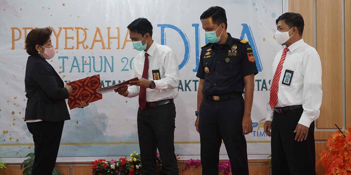 kppn-timika-serahkan-dipa-tahun-anggaran-2021-rp201-triliun